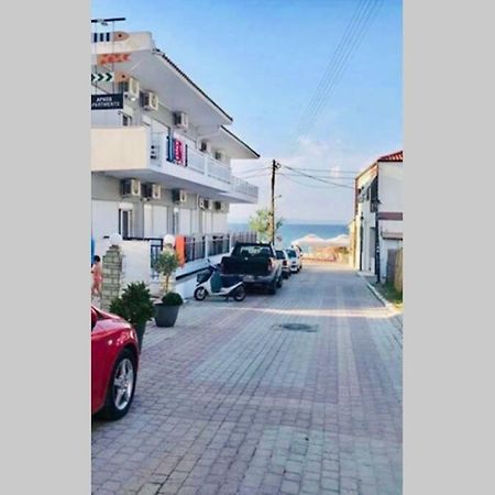 Polychrono New 2 Bedroom Apt. Just By The Sea! Bagian luar foto