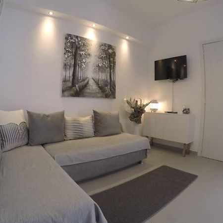 Polychrono New 2 Bedroom Apt. Just By The Sea! Bagian luar foto
