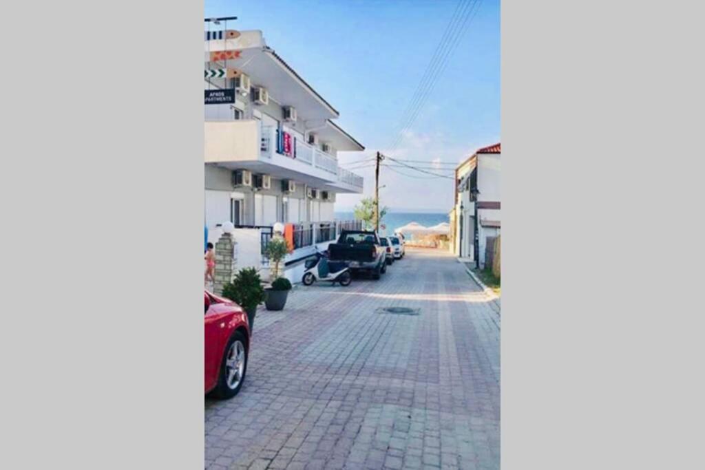 Polychrono New 2 Bedroom Apt. Just By The Sea! Bagian luar foto