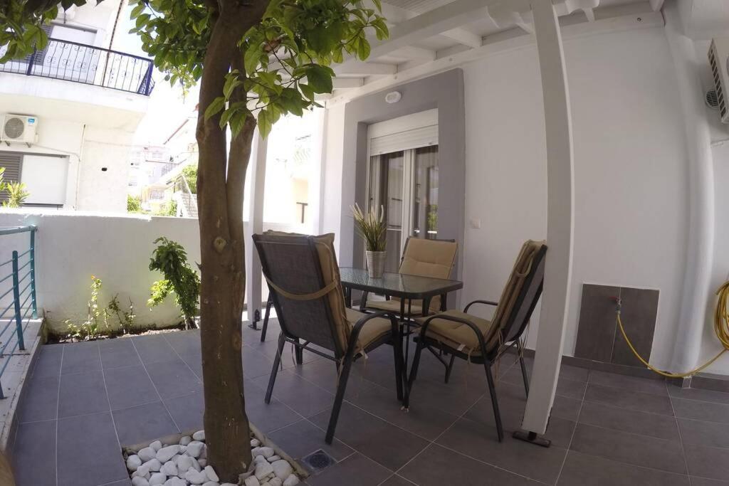 Polychrono New 2 Bedroom Apt. Just By The Sea! Bagian luar foto