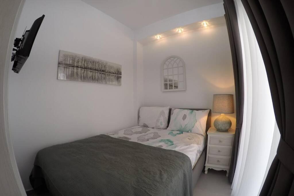 Polychrono New 2 Bedroom Apt. Just By The Sea! Bagian luar foto