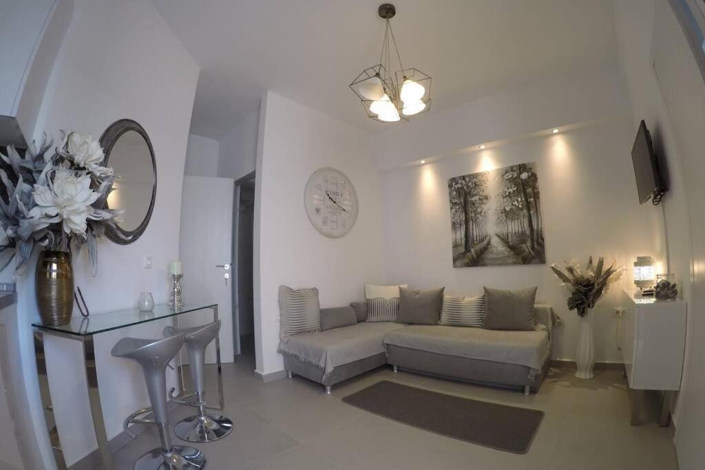 Polychrono New 2 Bedroom Apt. Just By The Sea! Bagian luar foto