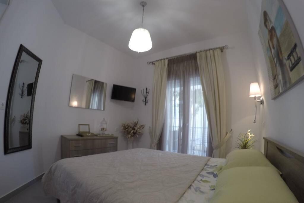 Polychrono New 2 Bedroom Apt. Just By The Sea! Bagian luar foto