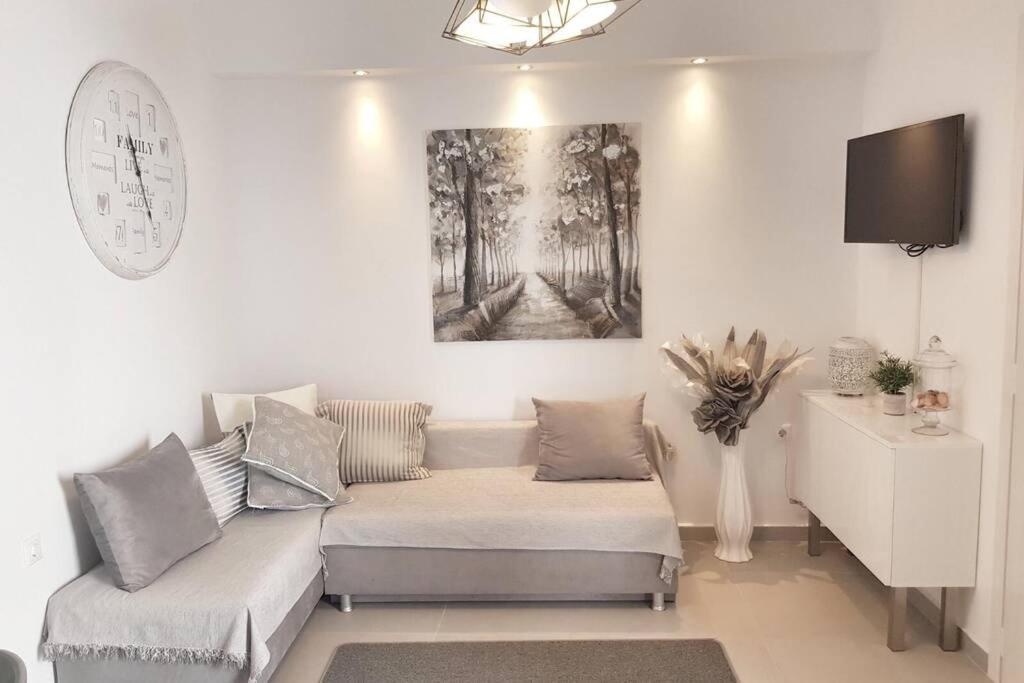 Polychrono New 2 Bedroom Apt. Just By The Sea! Bagian luar foto