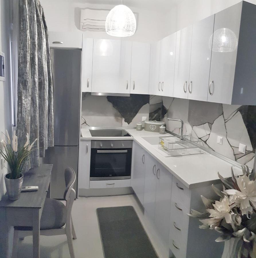 Polychrono New 2 Bedroom Apt. Just By The Sea! Bagian luar foto