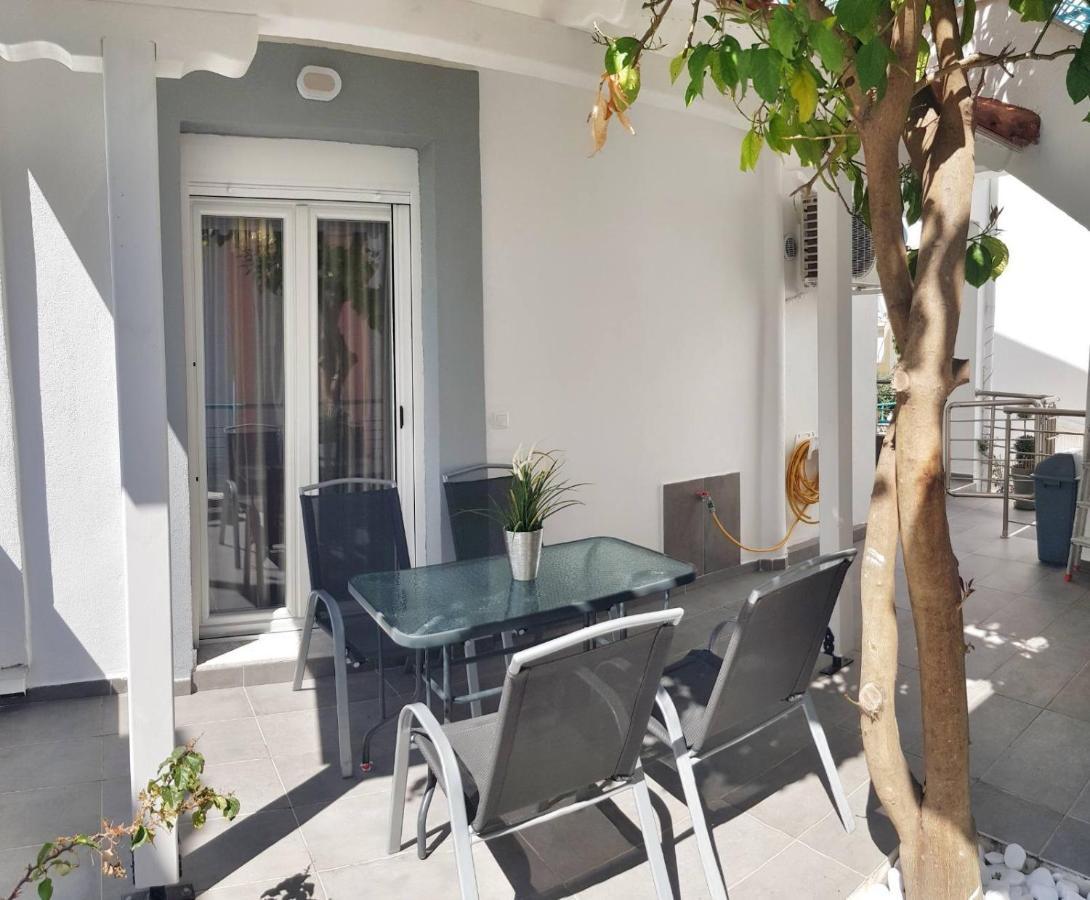 Polychrono New 2 Bedroom Apt. Just By The Sea! Bagian luar foto